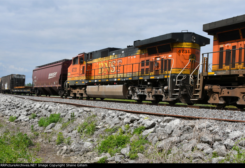 BNSF 4731 Roster shot.